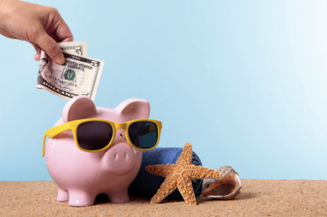 budget-travel-piggy-bank